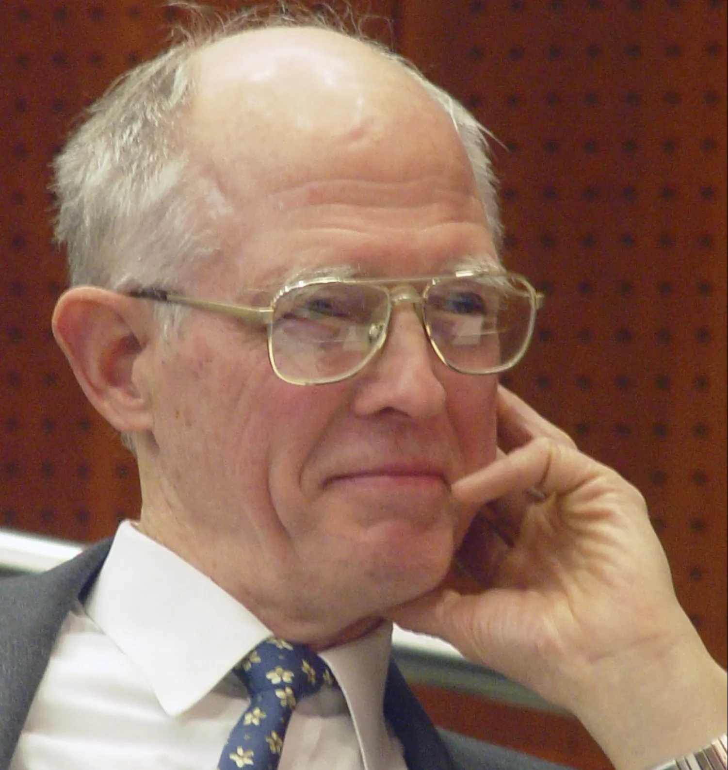 21 Edwards R.Randle Headshot.jpg